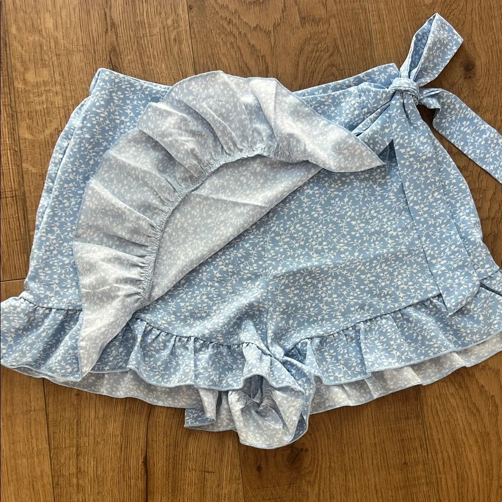 SHEIN Blue Floral Ruffle Skort Size S